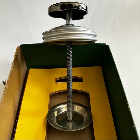 Vintage Mirro Cooky and Pastry Press - Picture 8 of 11